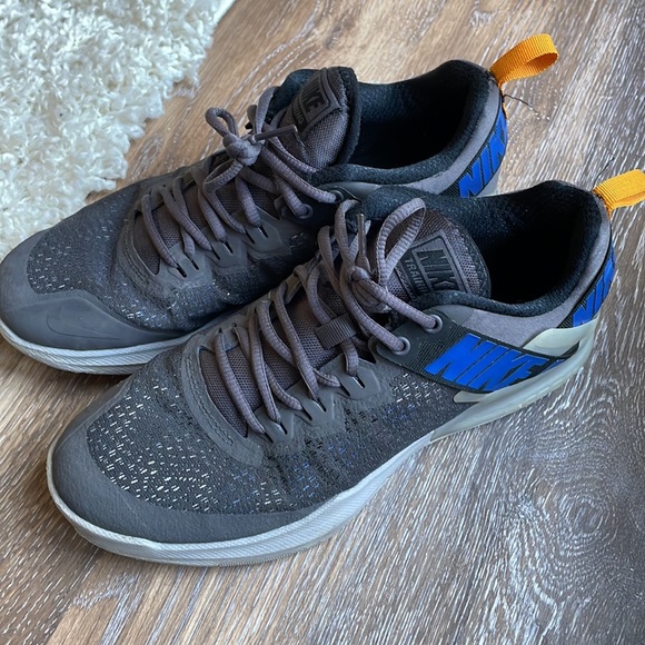 Nike Other - Nike Zoom Training Shoes Mens Size 9.5